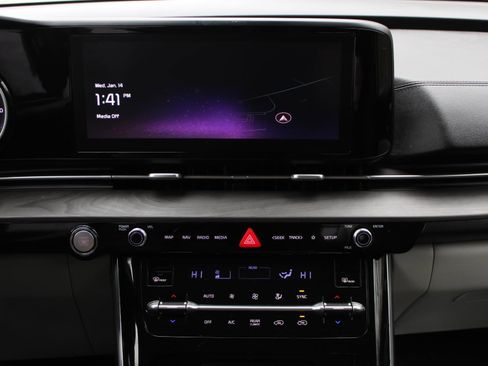 Certified 2022 Kia Carnival EX image 14