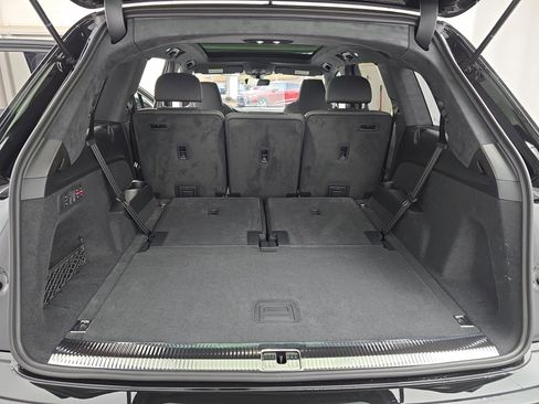New 2026 Audi SQ7 Prestige image 14
