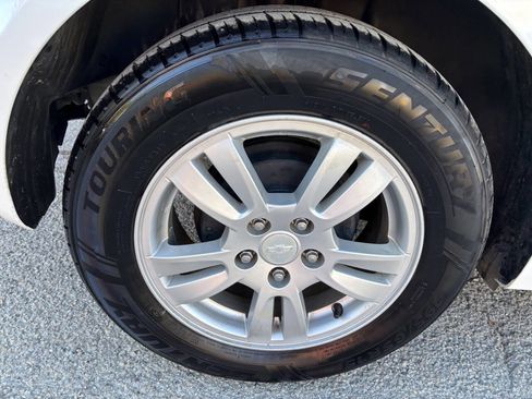 Used 2015 Chevrolet Sonic LT image 39