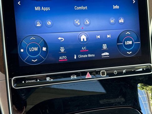 Used 2024 Mercedes-Benz C 300 Sedan image 25