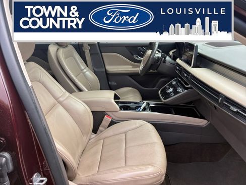 Used 2020 Lincoln Corsair FWD w/ Premium Package image 24