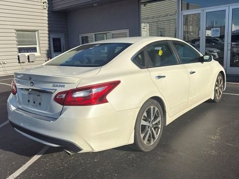 Used 2016 Nissan Altima 3.5 SR FWD image 5