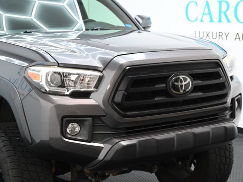 Used 2017 Toyota Tacoma TRD Off-Road w/ Tow Package AWD/4WD image 7