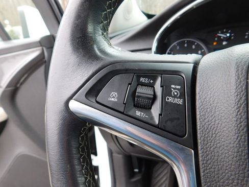 Used 2021 Buick Encore Preferred w/ Safety Package image 19