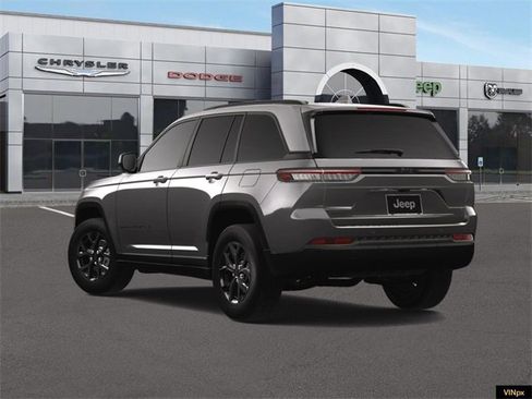 New 2025 Jeep Grand Cherokee Laredo image 5