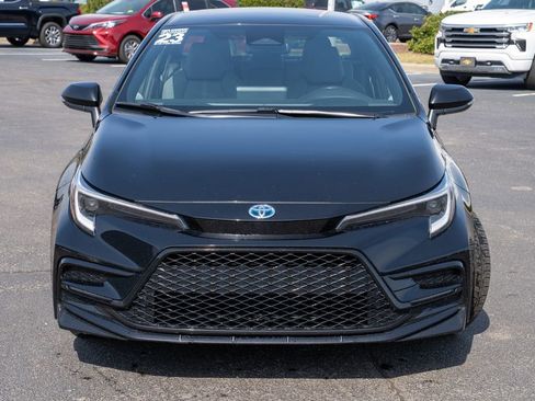 Used 2023 Toyota Corolla SE image 2