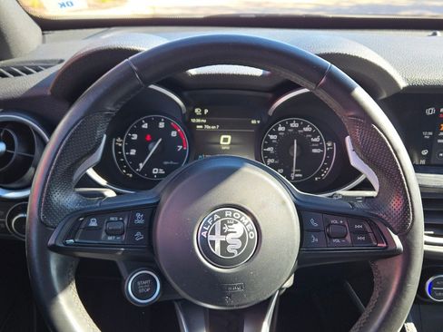 Used 2022 Alfa Romeo Stelvio Sprint image 32