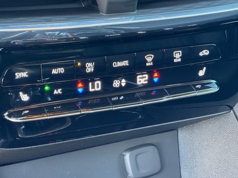 Used 2024 Buick Encore GX Avenir w/ Avenir Technology Package FWD image 27
