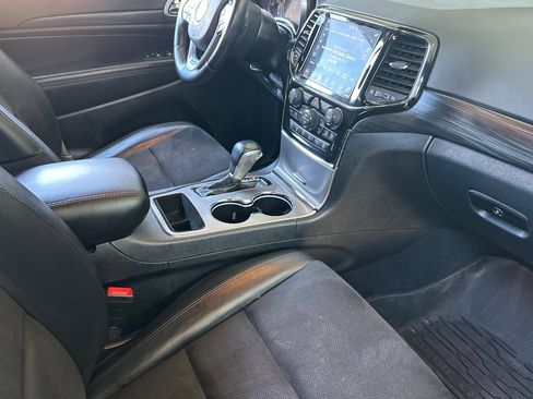 Used 2021 Jeep Grand Cherokee Laredo X image 33