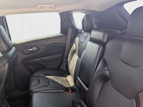 Used 2021 Jeep Cherokee Trailhawk w/ Technology Group image 17