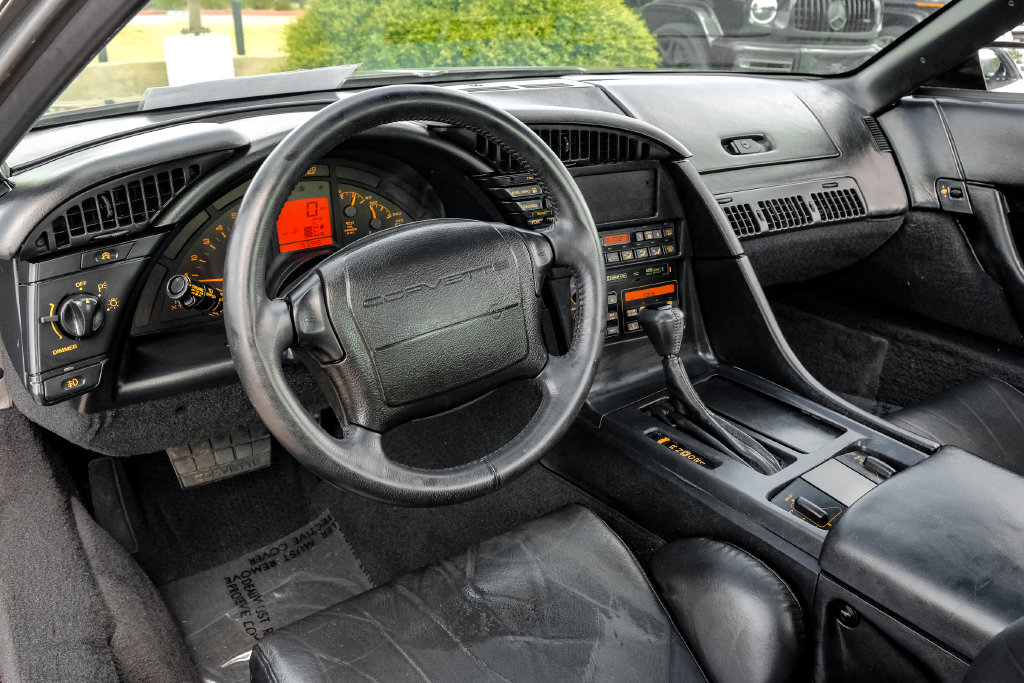 Used 1993 Chevrolet Corvette Coupe RWD image 12
