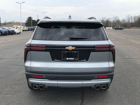 Certified 2026 Chevrolet Traverse LT image 4