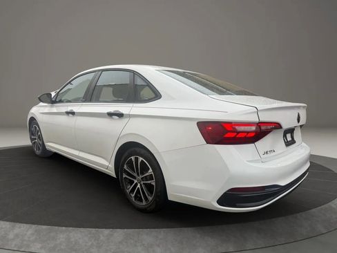 Used 2024 Volkswagen Jetta Sport image 7