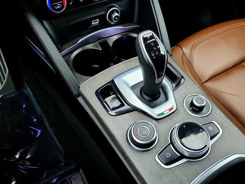 Used 2022 Alfa Romeo Stelvio Ti image 17