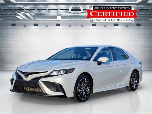 Certified 2024 Toyota Camry SE image 1