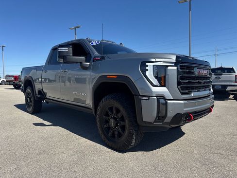 Used 2024 GMC Sierra 2500 AT4 w/ AT4 Premium Plus Package AWD/4WD image 9