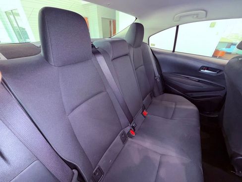 Used 2021 Toyota Corolla LE image 9