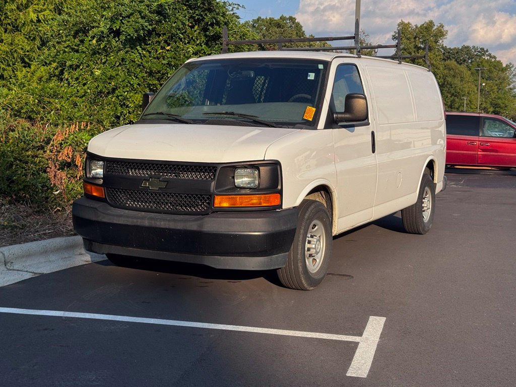 Used 2017 Chevrolet Express 2500 RWD image 4