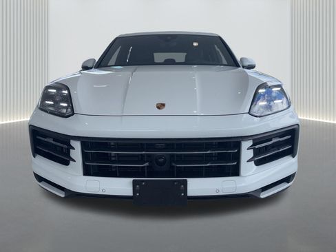 Used 2025 Porsche Cayenne AWD/4WD image 1