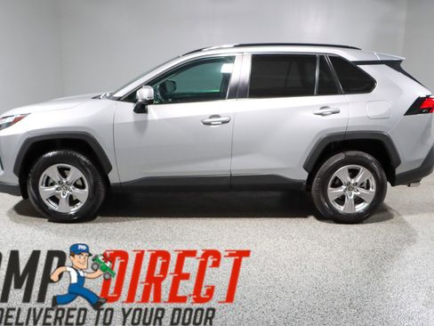 Used 2022 Toyota RAV4 XLE image 10