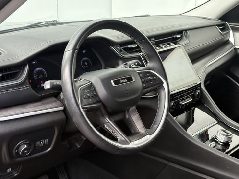 Used 2022 Jeep Grand Cherokee Limited AWD/4WD image 13