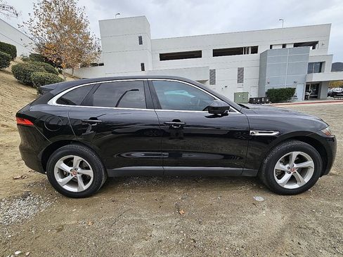 Used 2020 Jaguar F-PACE Premium image 9