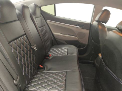 Used 2020 Hyundai Elantra SE image 19