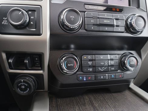 Used 2021 Ford F350 Lariat w/ Lariat Ultimate Package AWD/4WD image 51