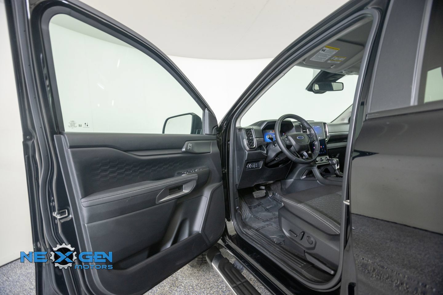 Used 2024 Ford Ranger XLT w/ FX4 Off-Road Package AWD/4WD image 12