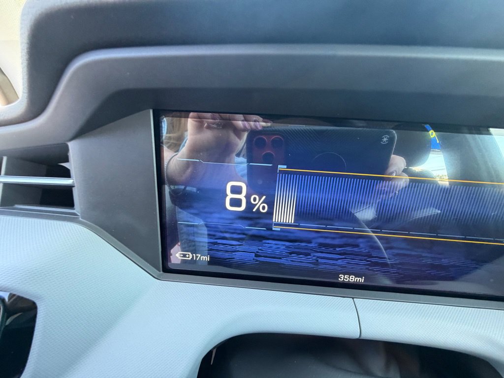 Used 2027 Chevrolet Bolt LT FWD image 12