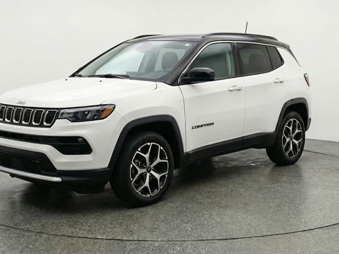 Used 2025 Jeep Compass Limited AWD/4WD image 3