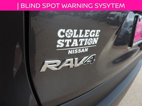 Used 2024 Toyota RAV4 XLE FWD image 12