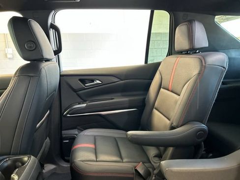Used 2024 Chevrolet Traverse RS AWD/4WD image 18