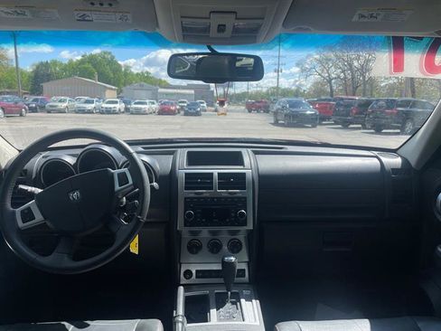 Used 2007 Dodge Nitro R/T RWD image 9