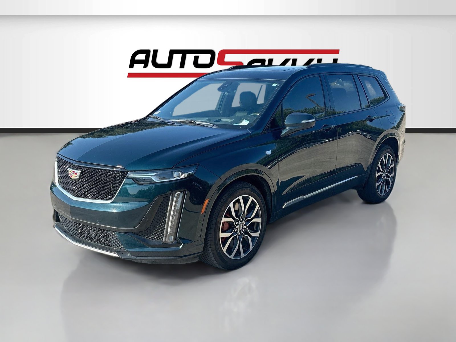 Used 2025 Cadillac XT6 Sport w/ Technology Package AWD/4WD image 3
