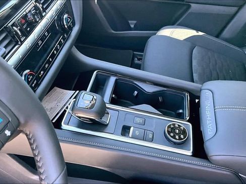 New 2026 Nissan Pathfinder SV image 9