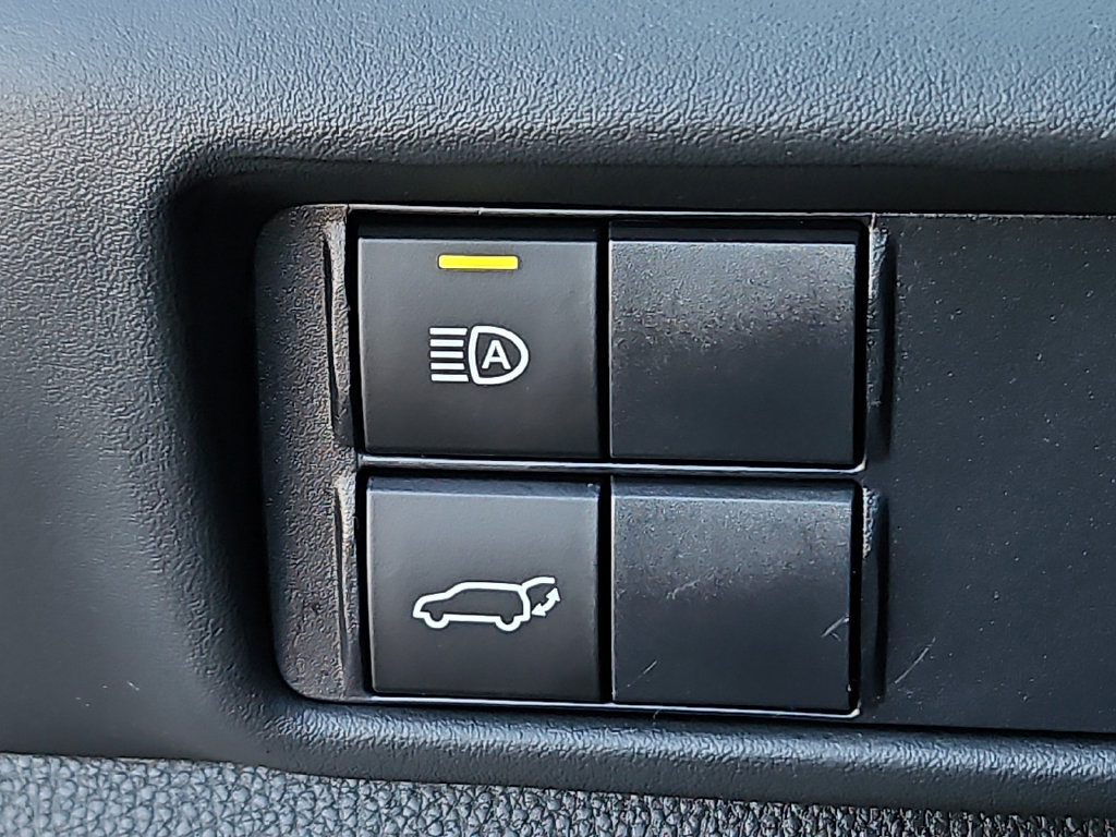 Certified 2021 Toyota Highlander XLE AWD/4WD image 26