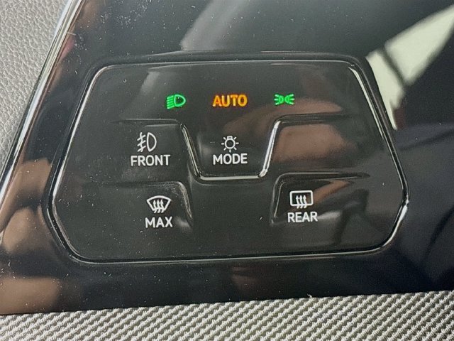 New 2026 Volkswagen GTI SE FWD image 10
