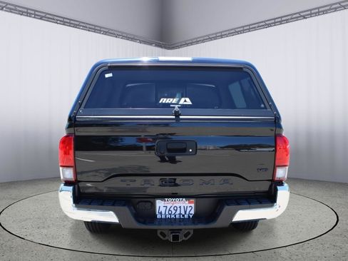 Used 2020 Toyota Tacoma SR5 RWD image 7