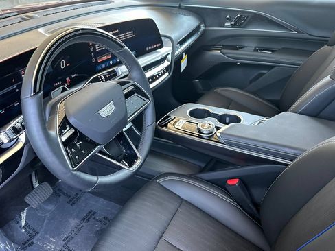 Used 2026 Cadillac Lyriq Luxury RWD image 10