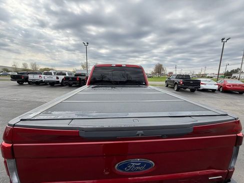 Used 2017 Ford F250 Lariat w/ Lariat Ultimate Package AWD/4WD image 26