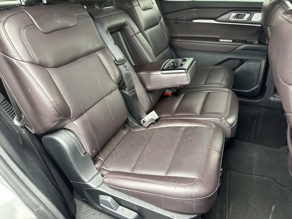 Used 2026 Ford Explorer Platinum AWD/4WD image 25