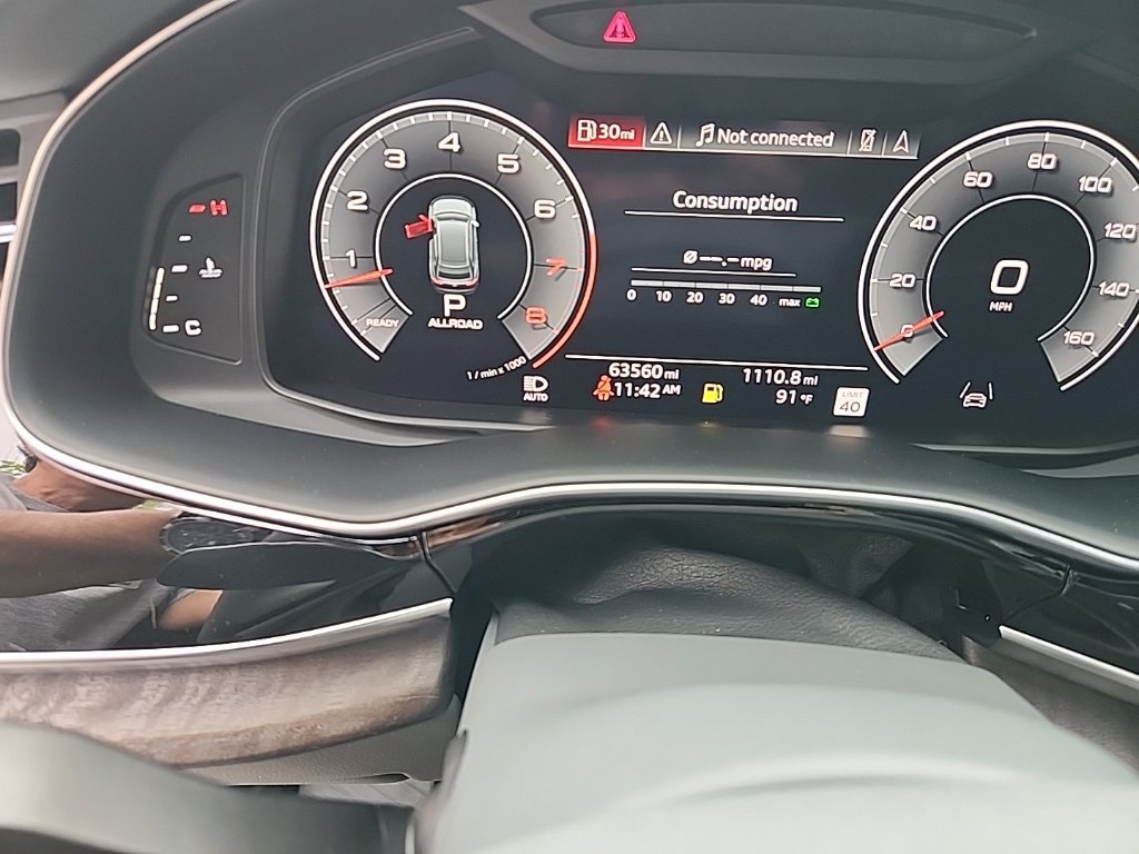Used 2019 Audi Q8 Prestige w/ Luxury Package AWD/4WD image 5