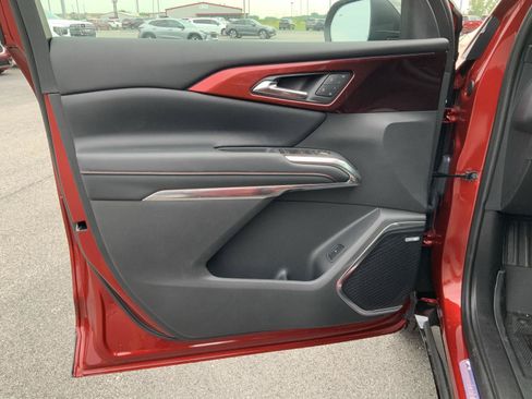 New 2026 Chevrolet Traverse RS w/ LPO, Floor Liner Package FWD image 18