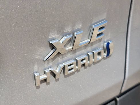 Used 2024 Toyota RAV4 XLE w/ Convenience Package AWD/4WD image 10