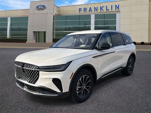 New 2026 Lincoln Nautilus Premier image 3