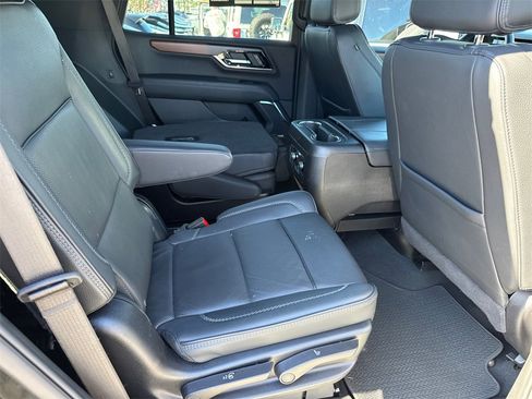 Used 2025 GMC Yukon Denali image 4