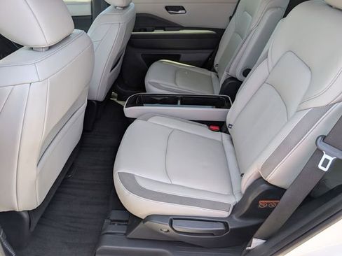 Used 2022 Nissan Pathfinder SL w/ SL Premium Package FWD image 31