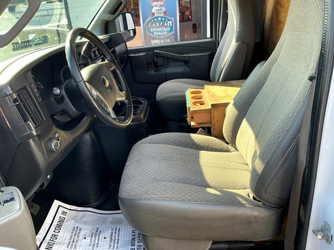 Used 2019 Chevrolet Express 3500 w/ Driver Convenience Package image 9