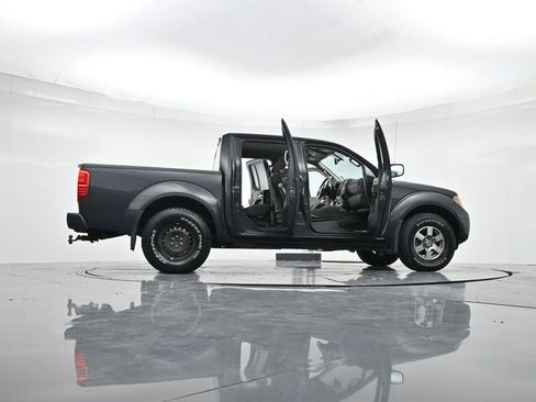 Used 2013 Nissan Frontier PRO-4X image 50